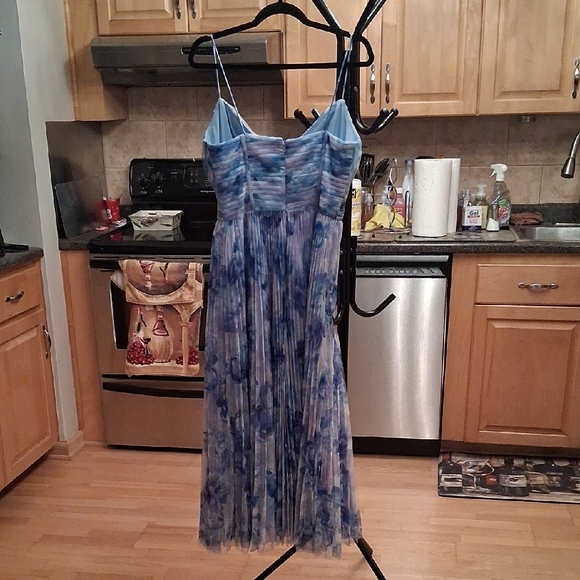 Chic Blue Pleated Maxi Dress - Picture 3 of 7